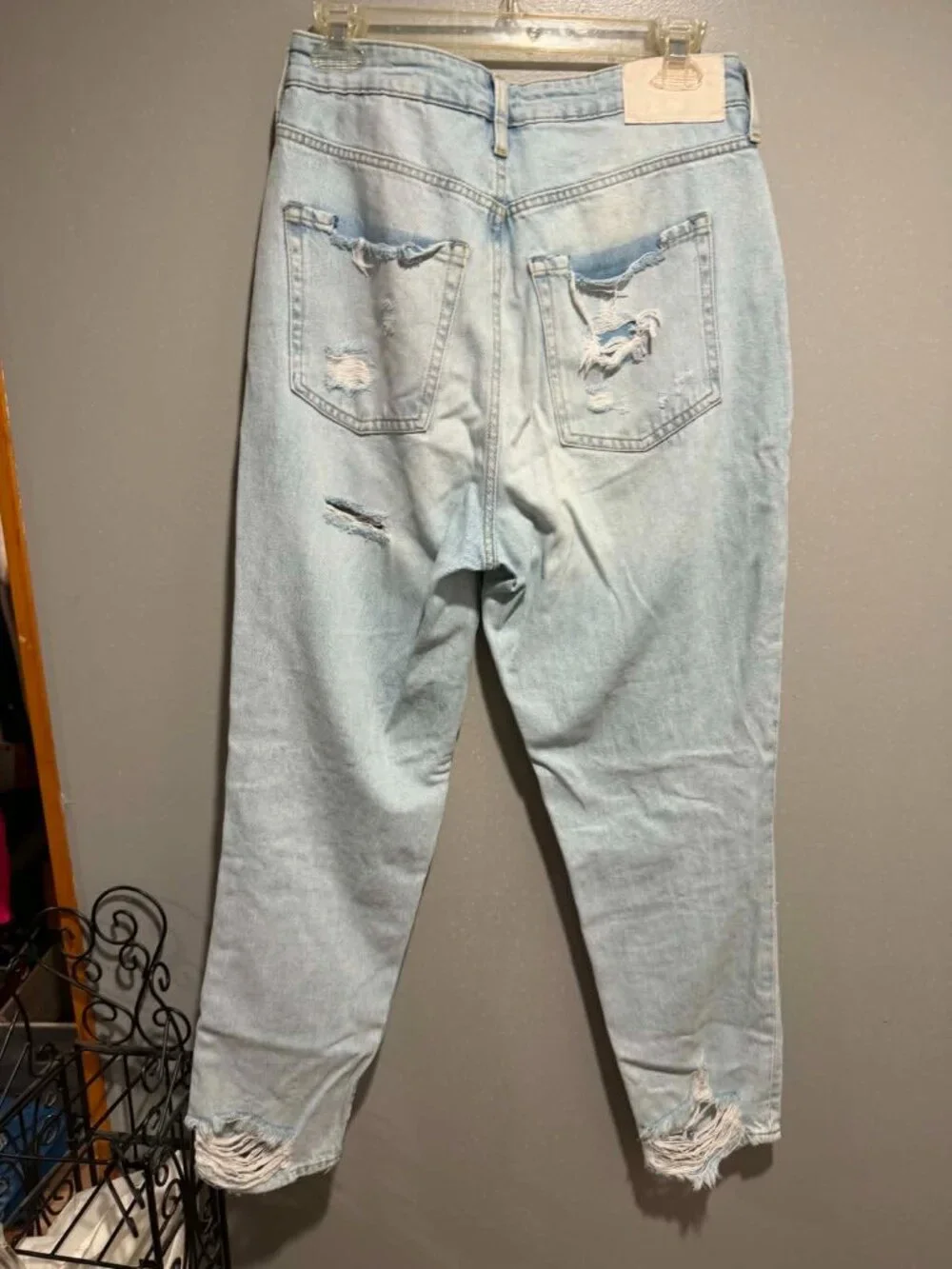 H&M Distressed Jeans Size 8 Short